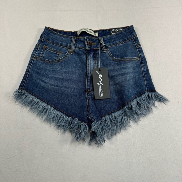 JW Signature Jean Shorts Womens Size Medium Dark Wash High Rise Frayed Hem NWT - Picture 1 of 10